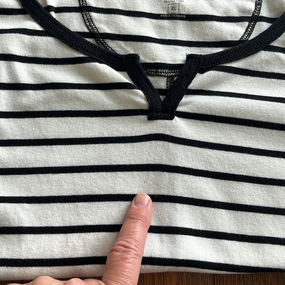 Eddie Bauer Split Neck Three-quarter Sleeves White Black Stripes T-shirt Size XL - Picture 14 of 14